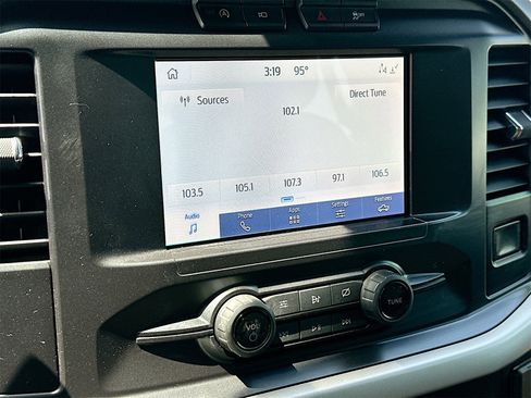 Used 2021 Ford F150 XLT image 14