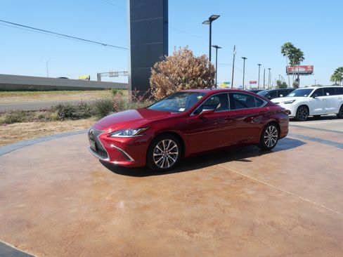 Used 2020 Lexus ES 350 w/ Premium Package image 5