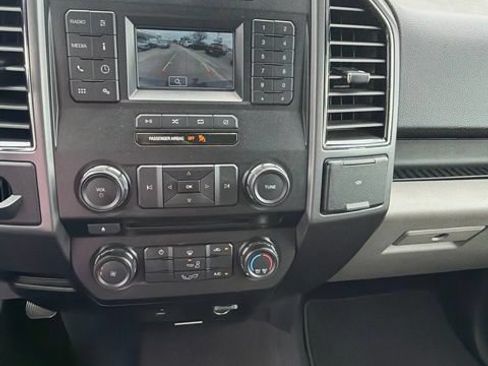 Used 2018 Ford F150 XLT RWD image 11