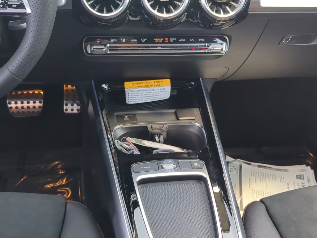 Used 2024 Mercedes-Benz GLB 35 AMG 4MATIC image 16