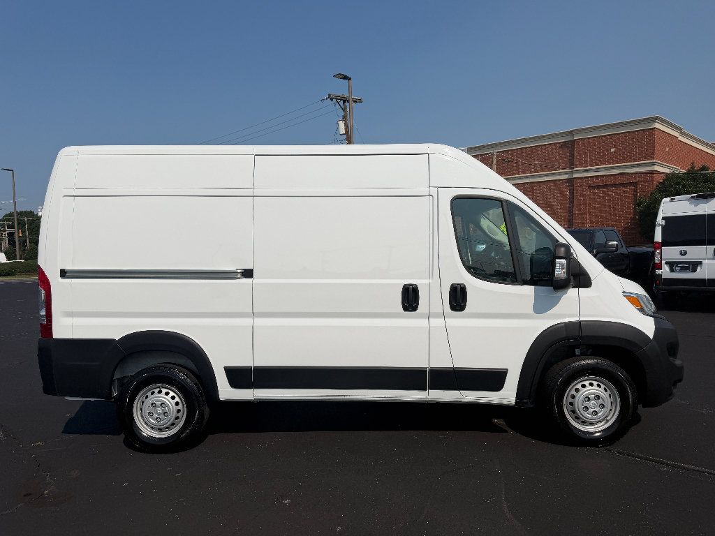 Used 2024 RAM ProMaster 2500 w/ Convenience Group FWD image 1