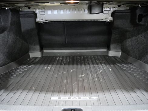 Used 2026 Toyota Camry SE image 24