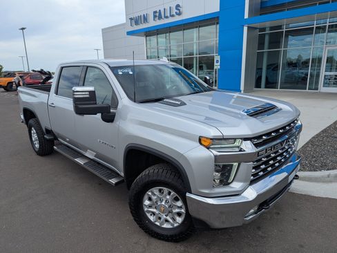 Used 2022 Chevrolet Silverado 3500 LTZ AWD/4WD image 4