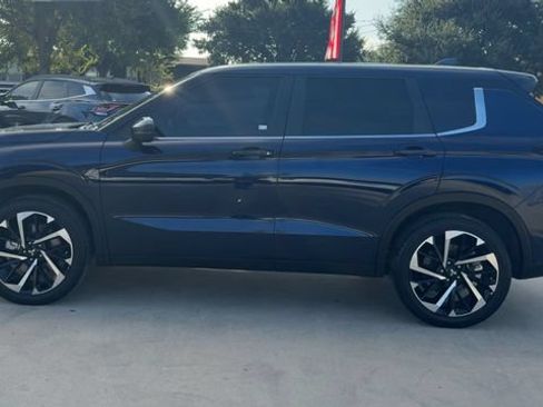 Used 2024 Mitsubishi Outlander SE FWD image 5