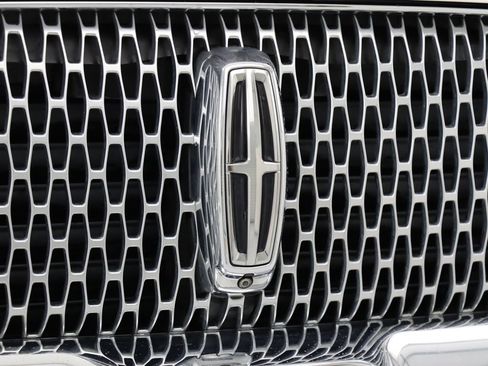 Used 2019 Lincoln Navigator Reserve AWD/4WD image 9