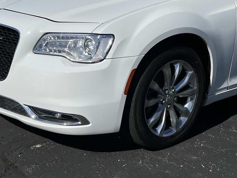 Used 2017 Chrysler 300 Limited w/ Value Package AWD/4WD image 8