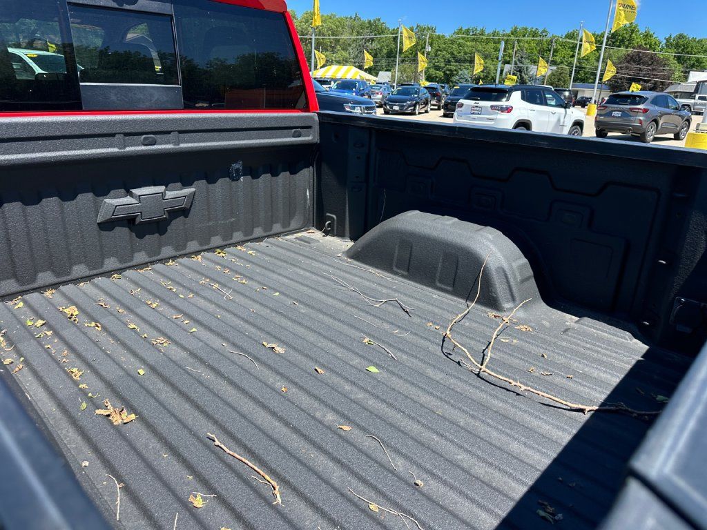 Used 2025 Chevrolet Silverado 1500 ZR2 w/ Technology Package AWD/4WD image 35
