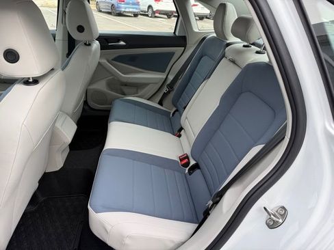 New 2026 Volkswagen Jetta SE FWD image 15