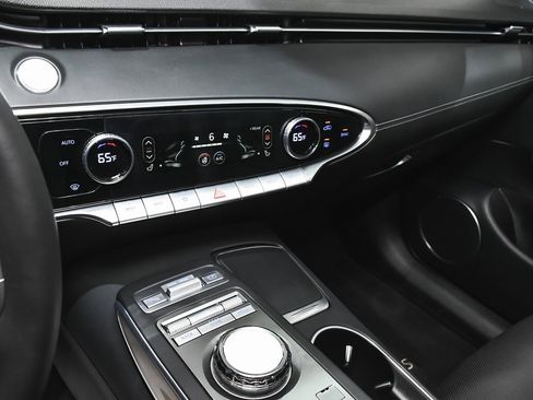 Used 2025 Genesis GV70 2.5T w/ Select Package image 39