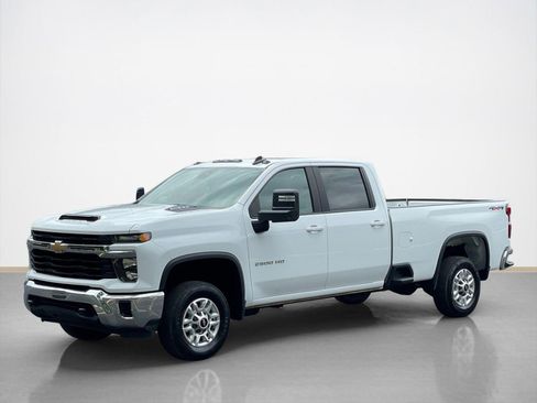 Used 2024 Chevrolet Silverado 2500 LT AWD/4WD image 3