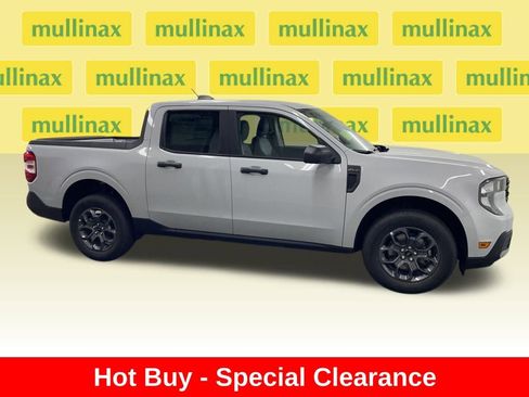 New 2025 Ford Maverick XLT image 2