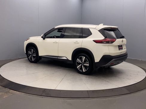 Used 2023 Nissan Rogue SL AWD/4WD image 2