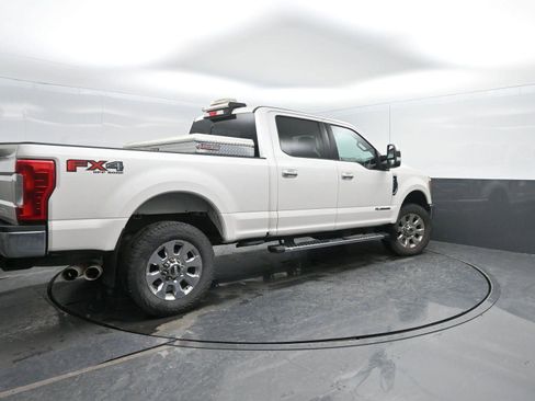 Used 2017 Ford F250 Lariat w/ Chrome Package image 2