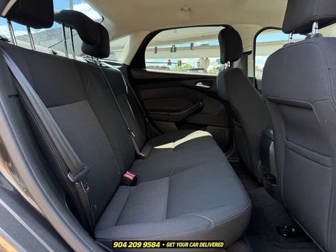 Used 2016 Ford Focus SE FWD image 31