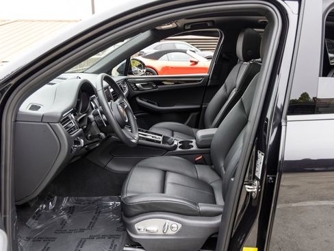 Certified 2026 Porsche Macan AWD/4WD image 29