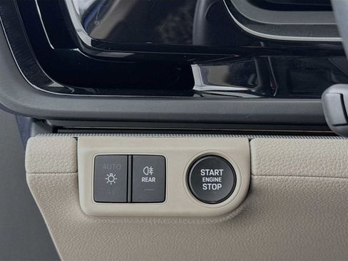 Used 2025 Porsche Panamera image 14