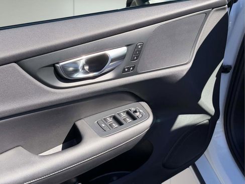 Used 2025 Volvo S60 B5 Core FWD image 17
