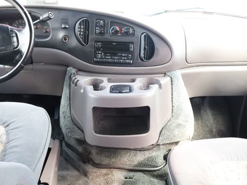 Used 2000 Ford E-150 and Econoline 150 RWD image 36