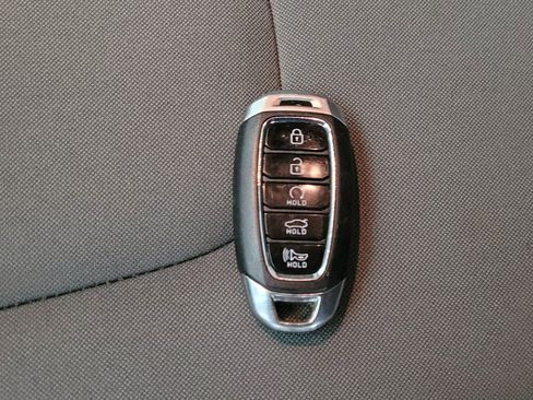 Used 2021 Hyundai Elantra SEL w/ Cargo Package image 32