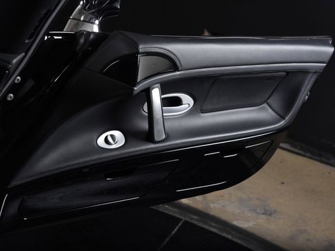 Used 2002 BMW Z8 image 23