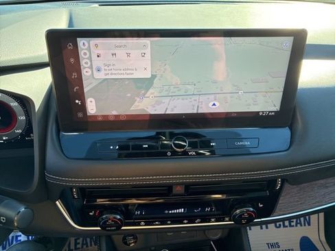 Used 2025 Nissan Rogue Platinum image 23