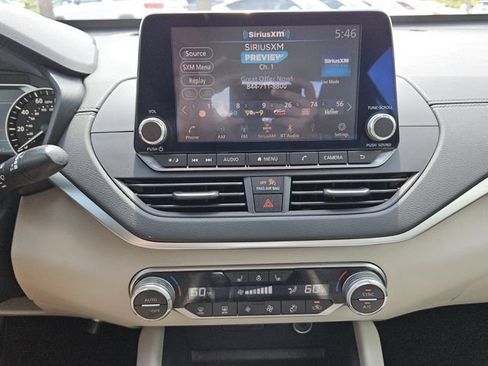 Used 2019 Nissan Altima 2.5 SV FWD image 8