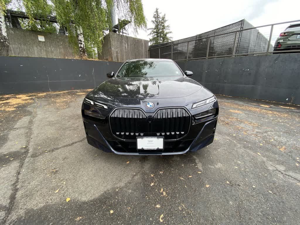 Used 2026 BMW 740i RWD image 9