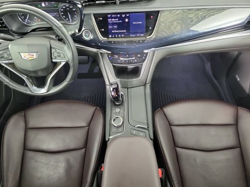 Certified 2024 Cadillac XT6 Premium Luxury w/ LPO, Floor Liner Package AWD/4WD image 17
