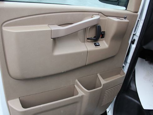 Used 2022 GMC Savana 2500 image 20