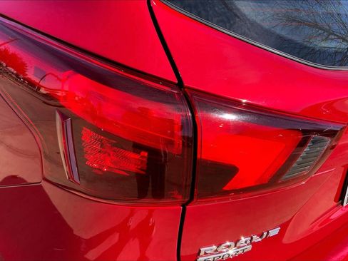 Used 2017 Nissan Rogue Sport SL w/ SL Premium Package image 29