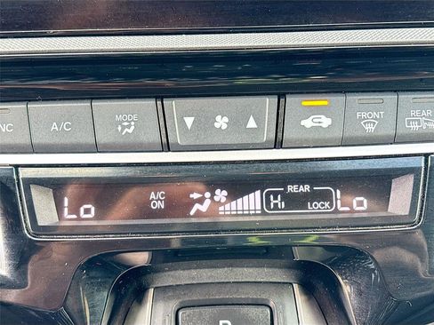 Used 2025 Honda Odyssey Sport-L image 16