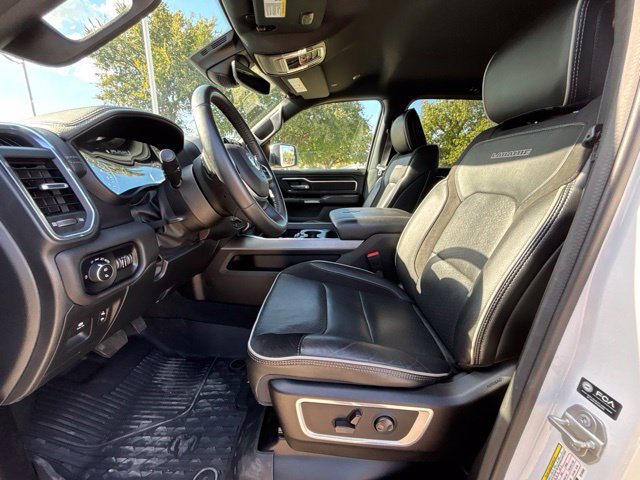 Used 2024 RAM 1500 Laramie AWD/4WD image 10