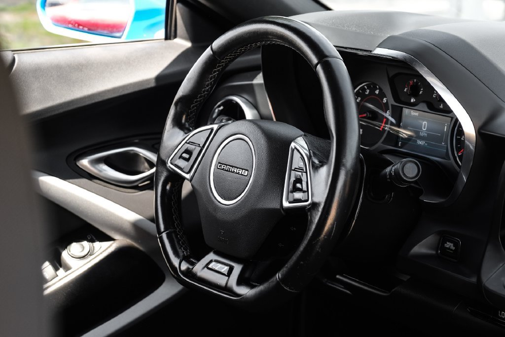 Used 2023 Chevrolet Camaro LT w/ Technology Package RWD image 11