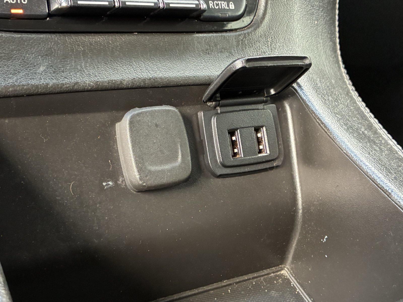 Used 2019 Chevrolet Tahoe LS w/ Enhanced Driver Alert Package RWD image 32