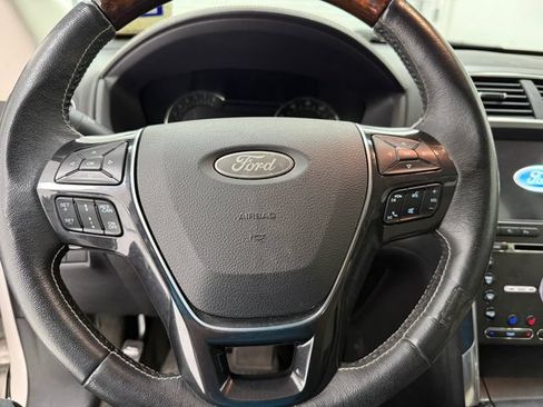 Used 2018 Ford Explorer Platinum AWD/4WD image 7