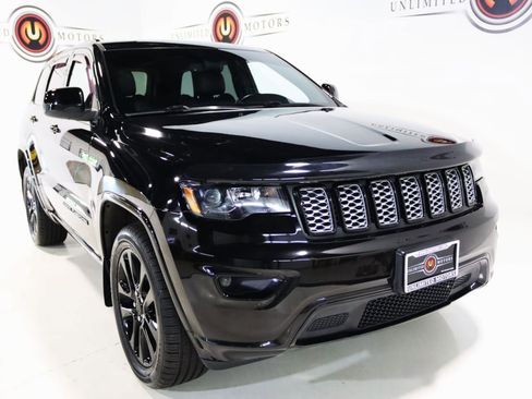 Used 2019 Jeep Grand Cherokee Altitude AWD/4WD image 20