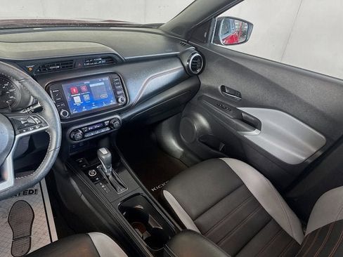 Used 2023 Nissan Kicks SR w/ SR Premium Package FWD image 19