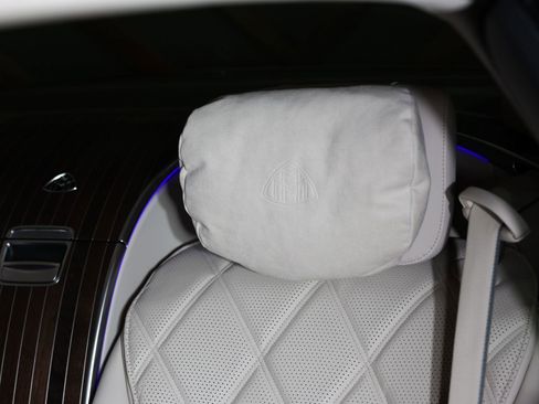 Used 2024 Mercedes-Benz Maybach S 580 4MATIC image 75