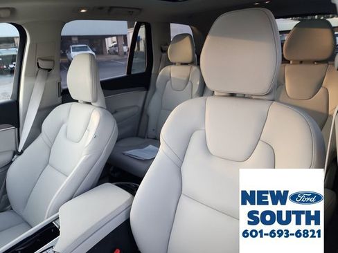 Used 2025 Volvo XC90 B6 Plus w/ Protection Package Premier image 13