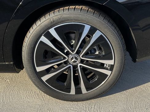 Used 2025 Mercedes-Benz CLA 250 image 12