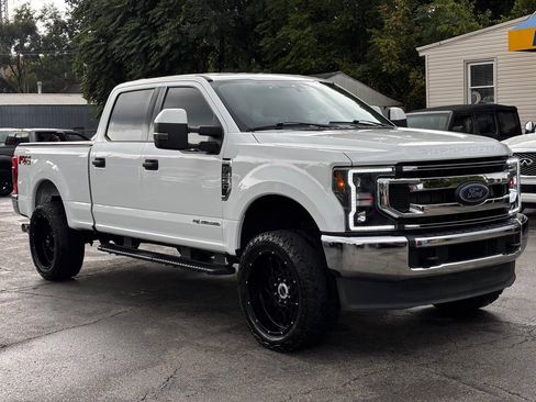 Used 2022 Ford F250 XLT w/ FX4 Off-Road Package AWD/4WD image 2