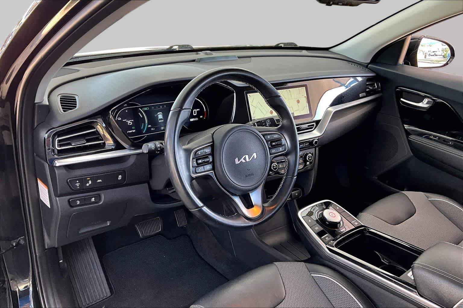 Used 2022 Kia Niro EX FWD image 17