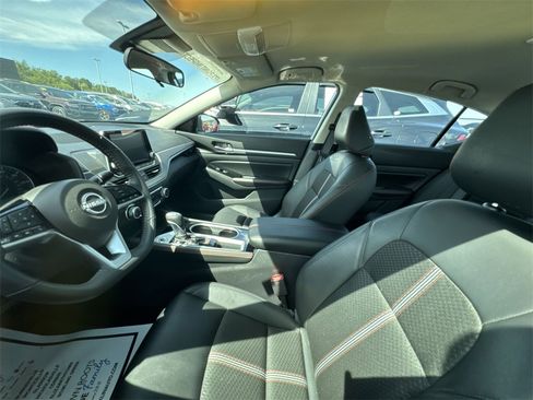 Used 2024 Nissan Altima 2.5 SR image 11
