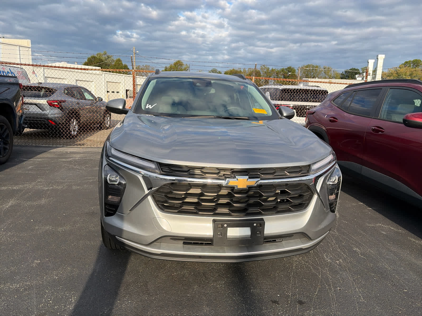 Used 2024 Chevrolet Trax LT w/ Driver Confidence Package FWD image 2