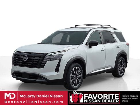 New 2026 Nissan Pathfinder Platinum image 2