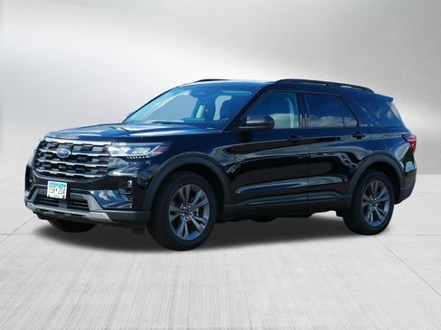 Used 2026 Ford Explorer Active w/ Active Comfort Package AWD/4WD image 3