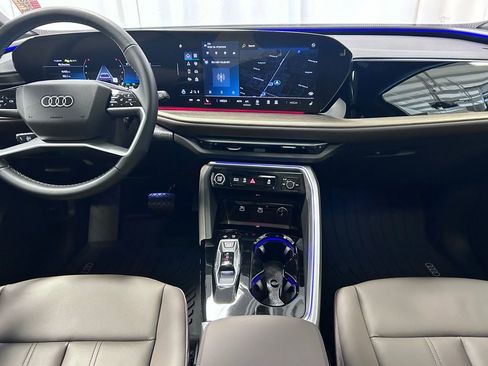 Certified 2025 Audi Q5 Premium w/ Convenience Package image 12