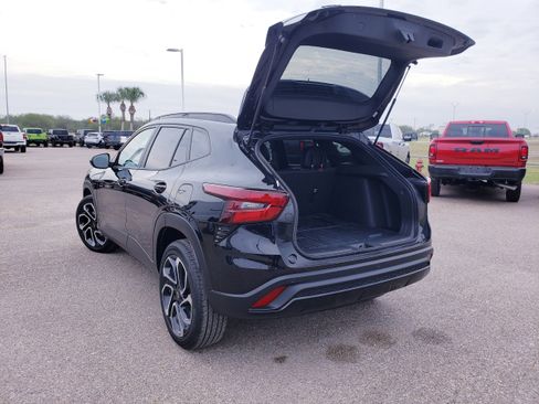 Used 2025 Chevrolet Trax RS w/ Sunroof Package image 22