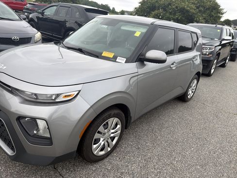 Used 2022 Kia Soul LX FWD image 5