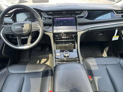 Used 2023 Jeep Grand Cherokee 4WD 4xe image 13